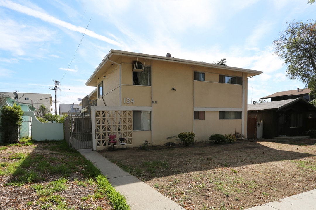 134 S Belmont St in Glendale, CA - Foto de edificio