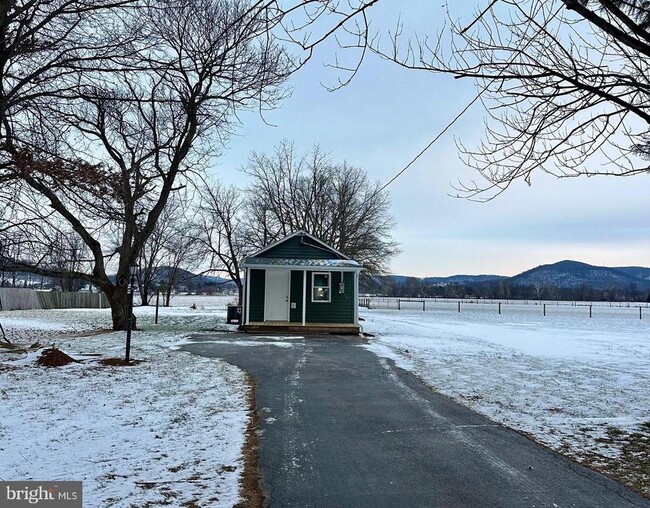 property at 40 Mt Hope Rd