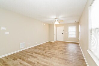 8129 Maple Stream Ln in Indianapolis, IN - Building Photo - Building Photo