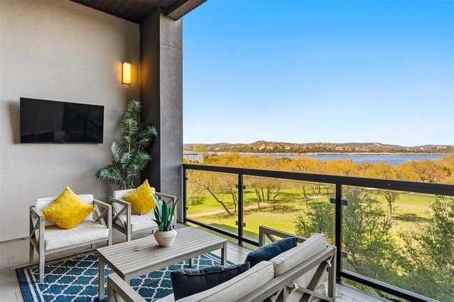 5921 Hiline Rd in Austin, TX - Foto de edificio - Building Photo