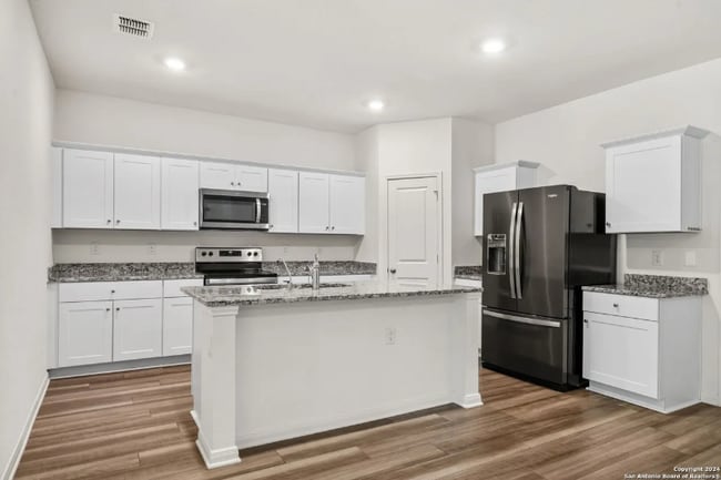 5442 Pearl Mdw in Converse, TX - Building Photo - Building Photo