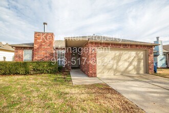 6325 S Madison Pl in Tulsa, OK - Building Photo - Building Photo