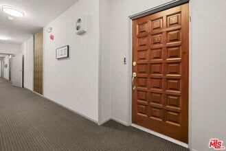 10671 Holman Ave in Los Angeles, CA - Building Photo - Building Photo