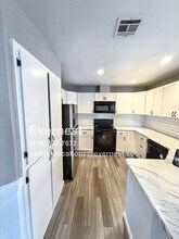1631 Porter Way in Stockton, CA - Building Photo - Building Photo