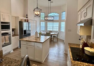 1303 Bayou Woods Dr in College Station, TX - Building Photo - Building Photo