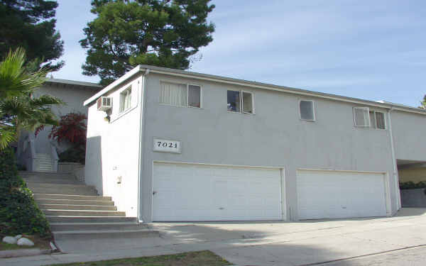 7021 Ramsgate Pl in Los Angeles, CA - Building Photo