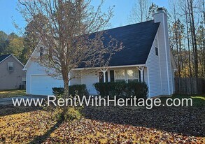 6843 John Clark Dr in Douglasville, GA - Building Photo