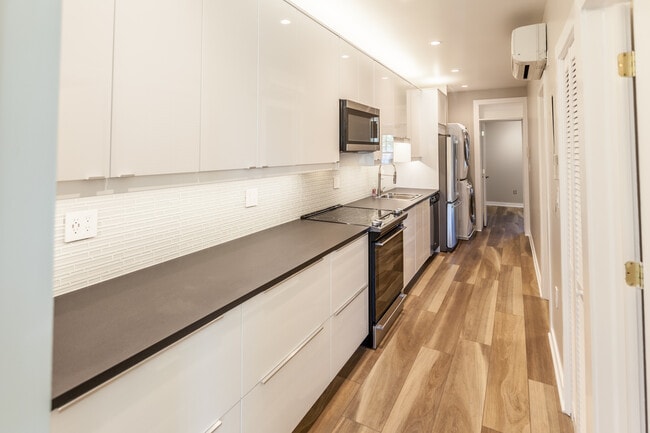 1908 Constitution Ave NE, Unit Apt #2