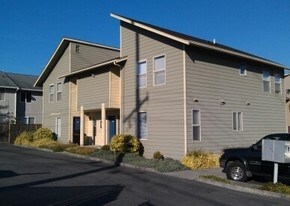 480 S Oak Harbor St in Oak Harbor, WA - Building Photo