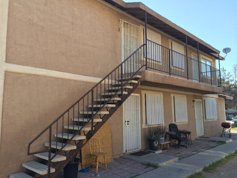 4922 Sammymel Dr, Unit Remodeled 2bed 2baths in Las Vegas, NV - Building Photo