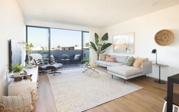 Frame Downtown Culver in Los Angeles, CA - Building Photo - Interior Photo