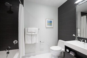 555 10th Ave in New York, NY - Building Photo - Building Photo