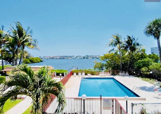 720 N Dixie Hwy photo'