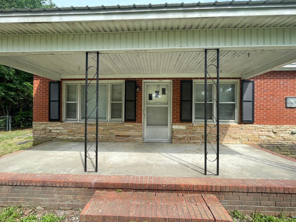 112 Waldrop Rd in Dudley, NC - Building Photo