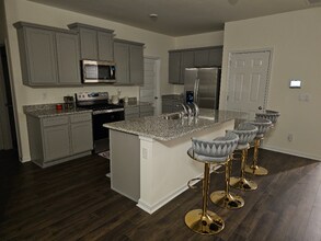 11992 Conrad Cir in Hampton, GA - Building Photo - Building Photo