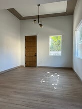 913 Wildrose Ave in Monrovia, CA - Building Photo - Building Photo
