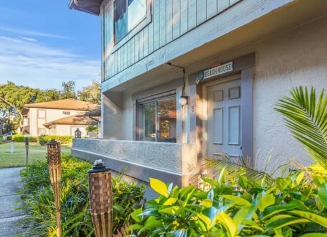 property at 2925 Lichen Ln