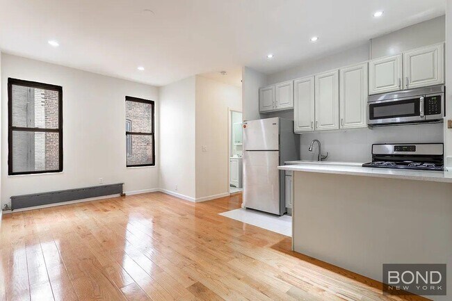 47-11 45th St in Queens, NY - Building Photo - Building Photo