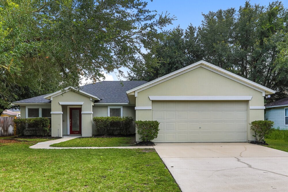 7109 Beekman Lake Dr in Jacksonville, FL - Building Photo