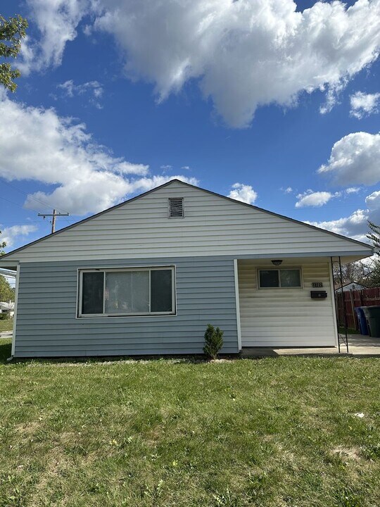 2322 Marcia Dr in Columbus, OH - Foto de edificio