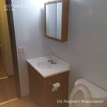1077 Van Dyke St, Unit 204 in St. Paul, MN - Building Photo - Building Photo