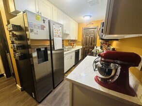 17722 North Park Pl N in Shoreline, WA - Building Photo - Building Photo