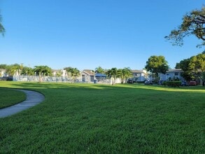426 NE 210th Cir Terrace, Unit 106-2 in Miami, FL - Building Photo - Building Photo
