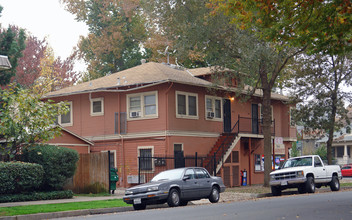 1700 V St in Sacramento, CA - Building Photo - Building Photo