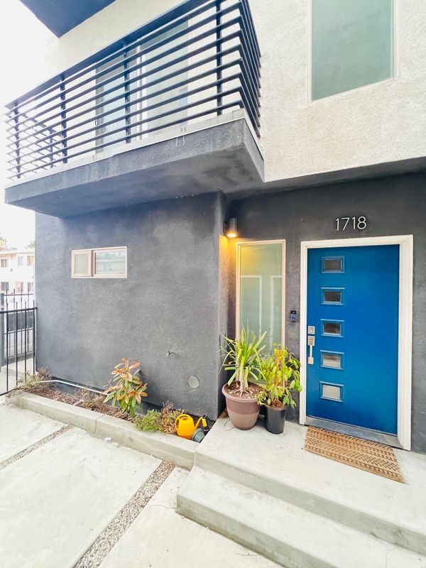 1718 Miramar St in Los Angeles, CA - Foto de edificio - Building Photo