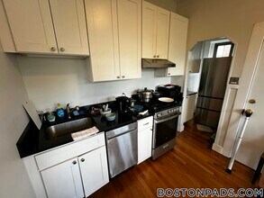 116 Willow St, Unit 4 in Cambridge, MA - Building Photo - Building Photo