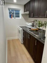 71 Major Oak Terrace in Toronto, ON - Building Photo