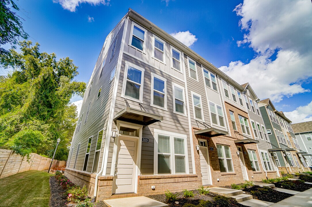 5019 Sovereignty Ct in Charlotte, NC - Building Photo