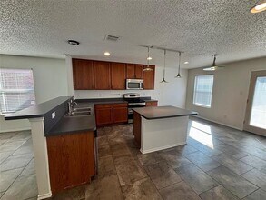 653 Condor Trail in Saginaw, TX - Building Photo - Building Photo