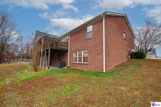243 Emmaus Cir in Elizabethtown, KY - Building Photo - Building Photo