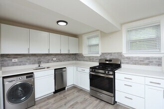 856 W George St in Chicago, IL - Building Photo - Building Photo