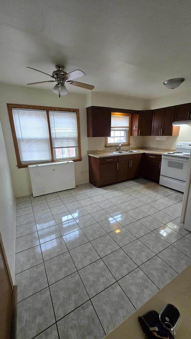 property at 9458 Glenlake Ave