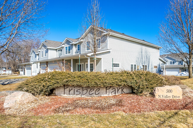 Frisbee Park Condominiums in Des Moines, IA - Foto de edificio - Building Photo