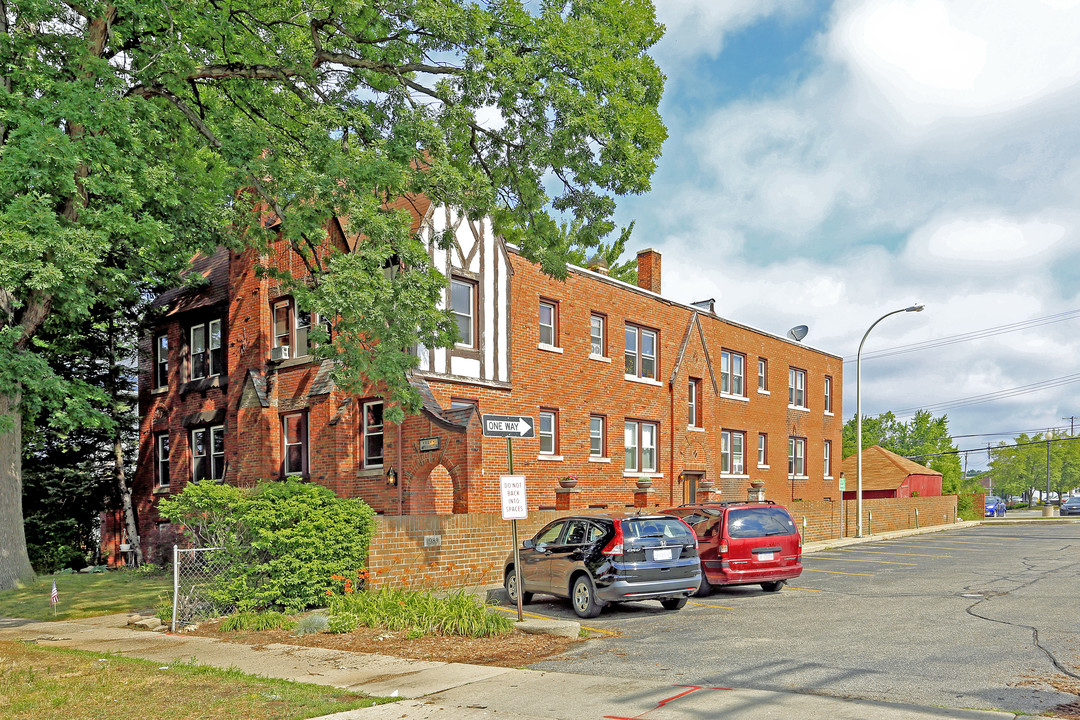 226 Withington St in Ferndale, MI - Foto de edificio