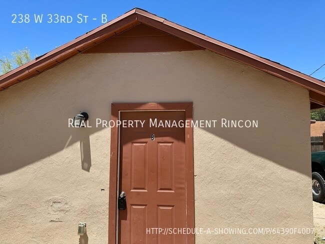 238 W 33rd St