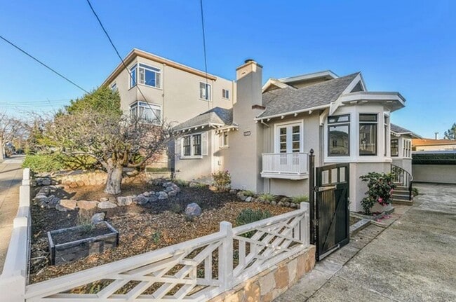 property at 850 Warfield Ave