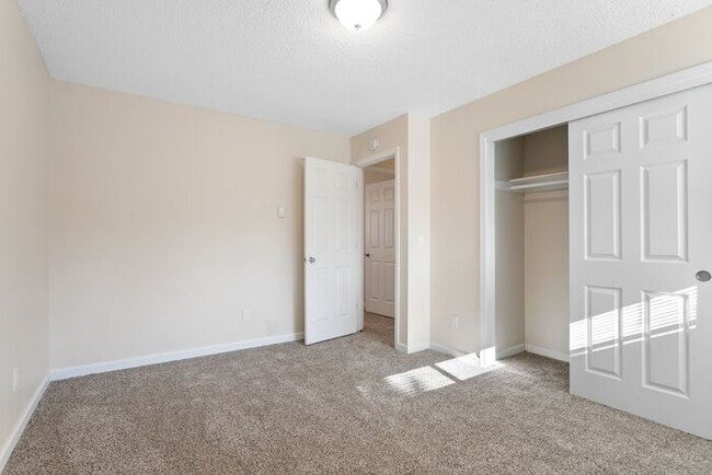 404 NE 165th Ave in Portland, OR - Building Photo - Building Photo