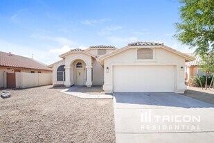 12209 W Edgemont Ave in Avondale, AZ - Building Photo