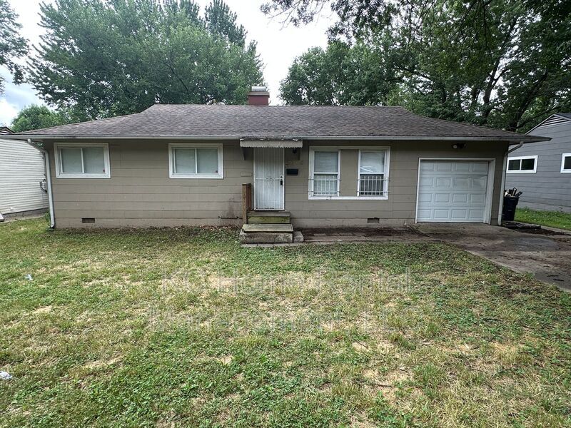 7705 E 113th St in Kansas City, MO - Building Photo