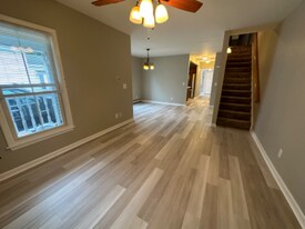 47 Tappan St in Baldwinsville, NY - Building Photo