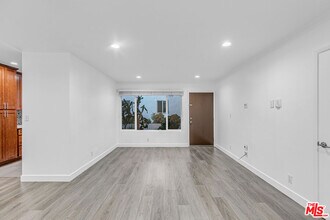 1837 N La Brea Ave in Los Angeles, CA - Building Photo - Building Photo