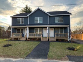 27 Jefferson St, Unit 1 in Westbrook, ME - Building Photo