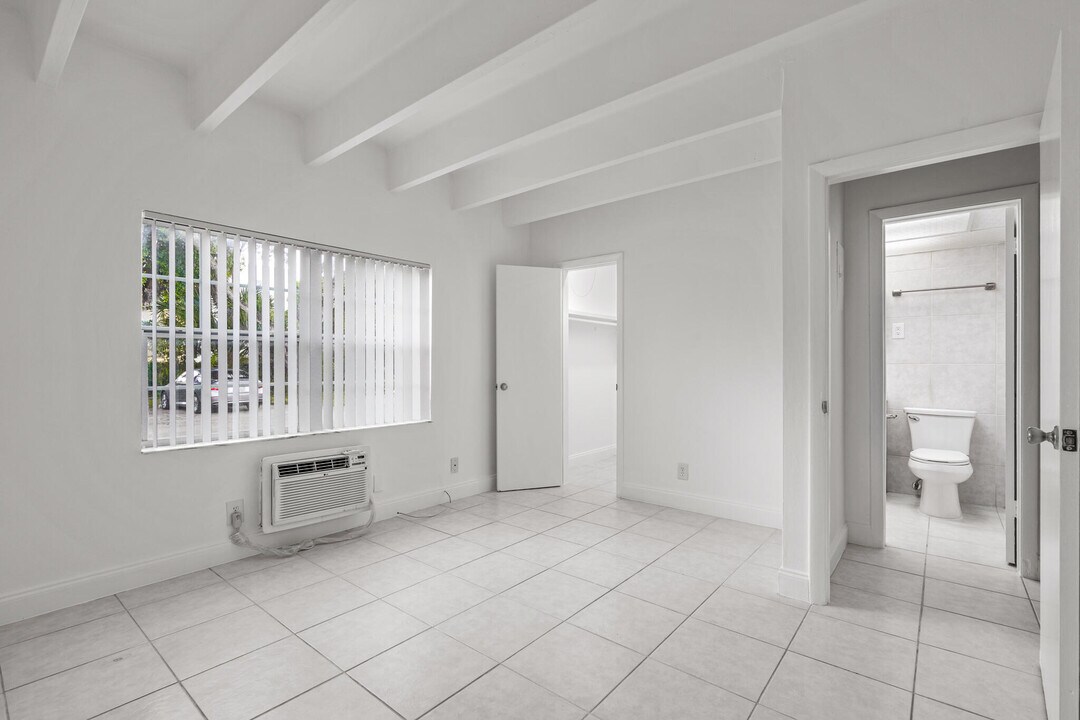 330 NW 20th St in Boca Raton, FL - Building Photo