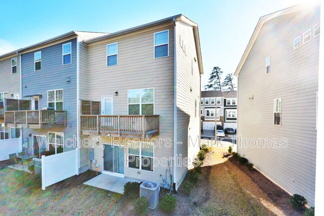 1043 Manorhaven Dr in Durham, NC - Building Photo - Building Photo