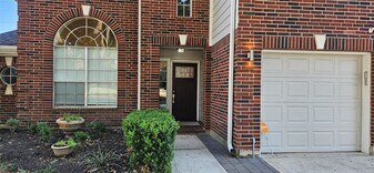 13035 Bainbridge Trail in Houston, TX - Building Photo