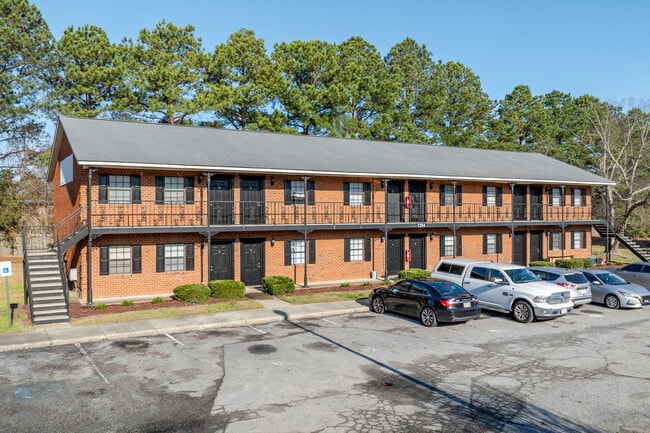 Arlington Pointe Apartments in Greenville, NC - Building Photo - Primary Photo